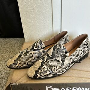 Halogen flats. Size 10M. Great shape.